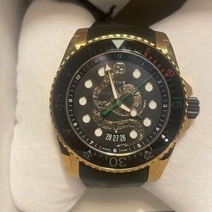 Gucci sport watch gold with black rubber brand new